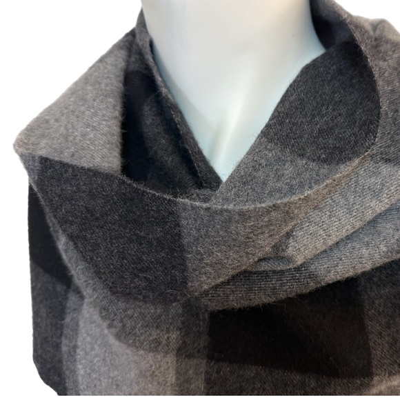 Coach Wool Cashmere Grey Plaid Scarf – Soft Winter Wrap – 70” x 20” - Picture 5 of 9